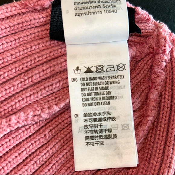 COTTON ON pink & black “LA” logo beanie old english font embroidery - Picture 6 of 6